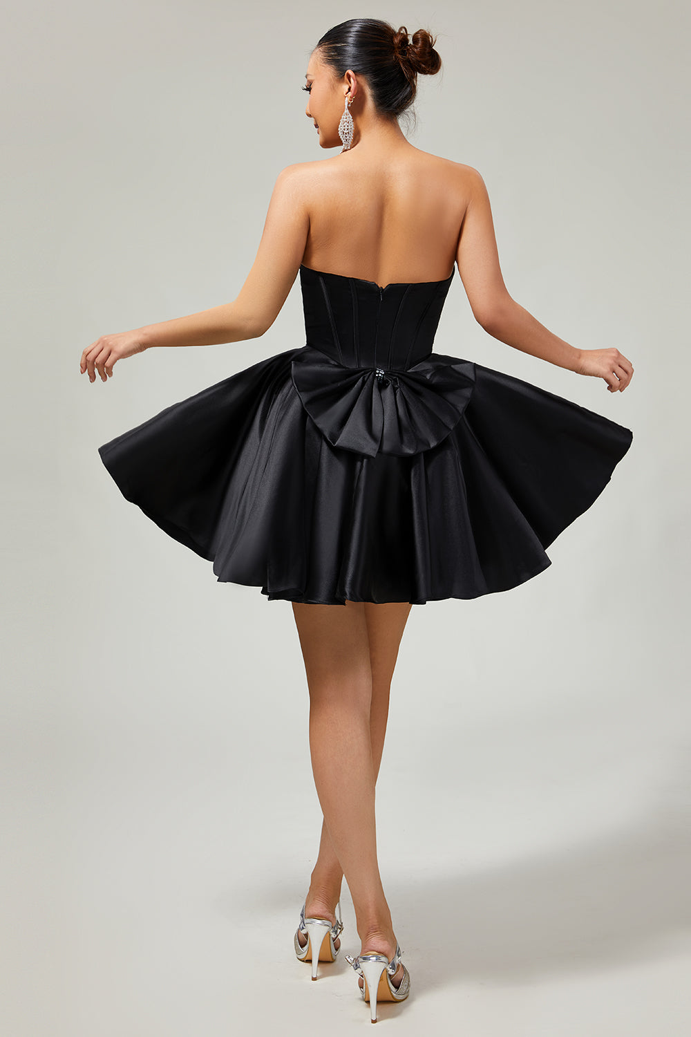 Black A-Line Sweetheart Beaded Homecoming Dress With Bow