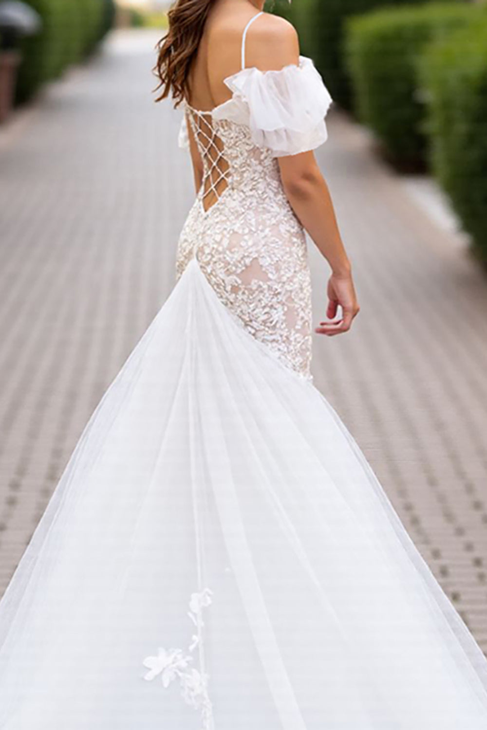 Cold Shoulder Appliqued Mermaid Ivory Wedding Dress