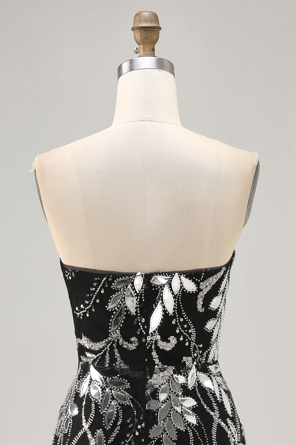Chic Black Bodycon Sequin Strapless Homecoming Dress with Beading