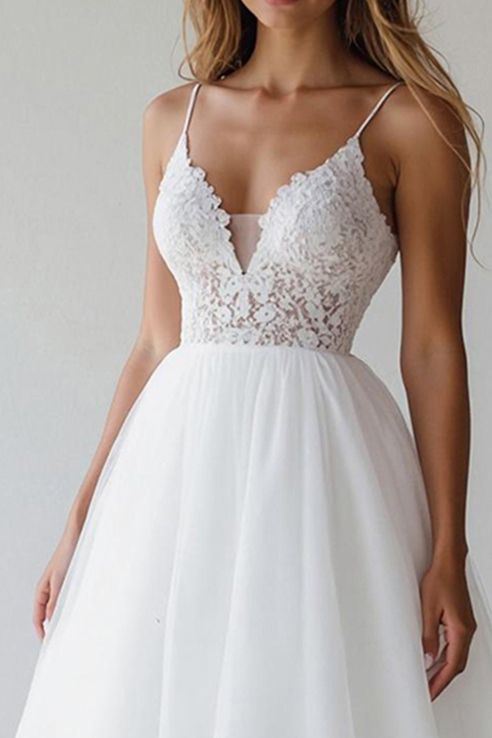 White A-Line Appliqued Tulle Short Wedding Dress