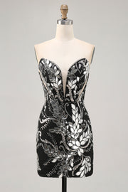 Chic Black Bodycon Sequin Strapless Homecoming Dress with Beading