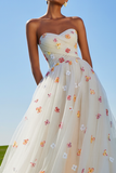 White Sweetheart A-Line Tulle Prom Dress With Appliques